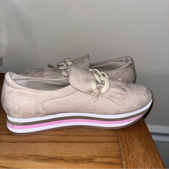 Women's Beige Loafers with Chain Detail - Picture 3 of 6